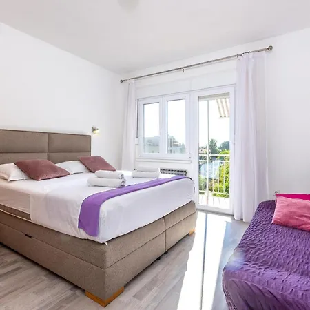 Apartament Kastel Stari 19 *