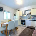 דירה Kastel Stari 19