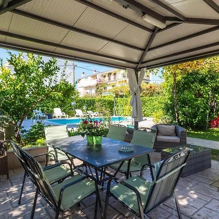 Apartment Kastel Stari 19