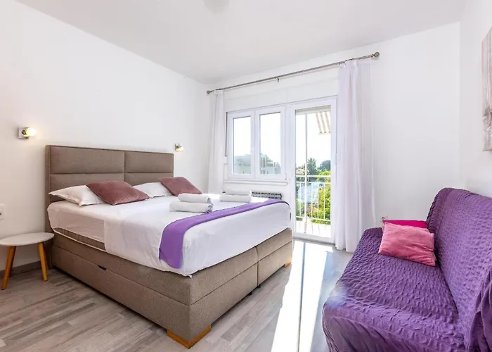 Apartment Kastel Stari 19 *