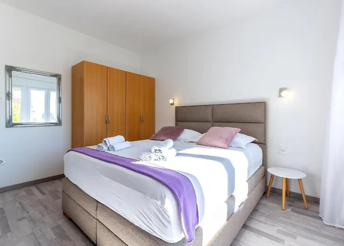 Apartment Kastel Stari 19 *